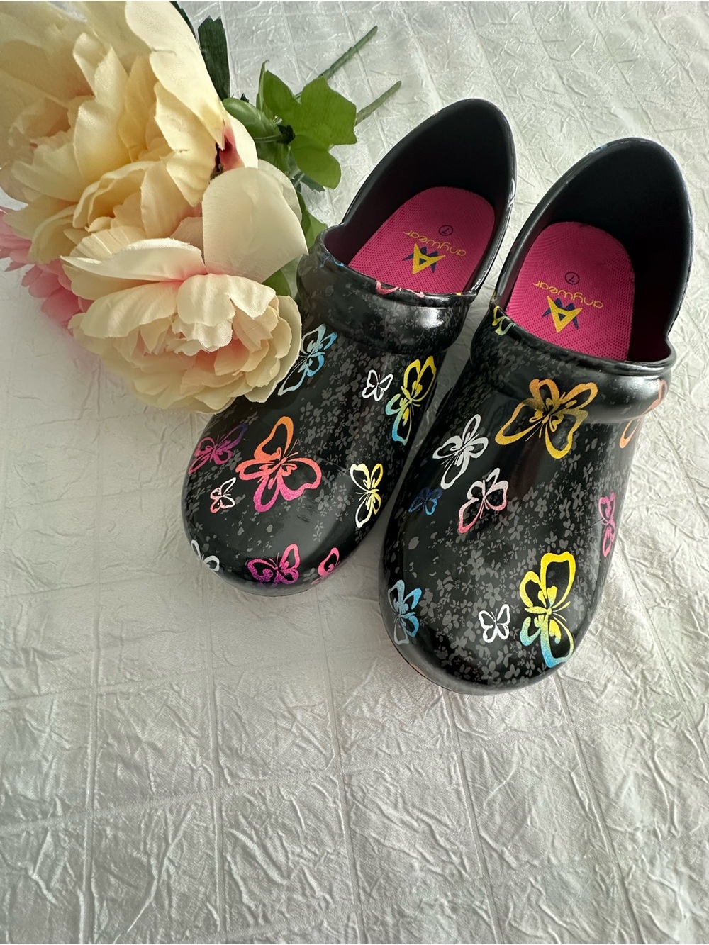 Anywear Women’s NWOT Black Butterfly Clogs
